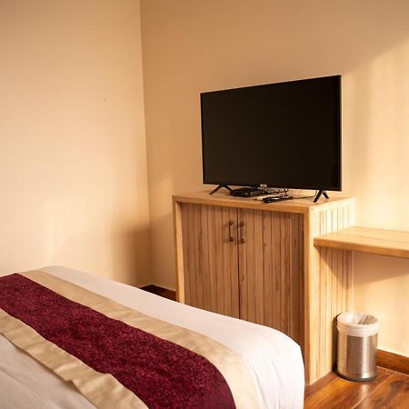 Hotel Black Diamond - Transit Point Inside Hotel 카트만두 외부 사진