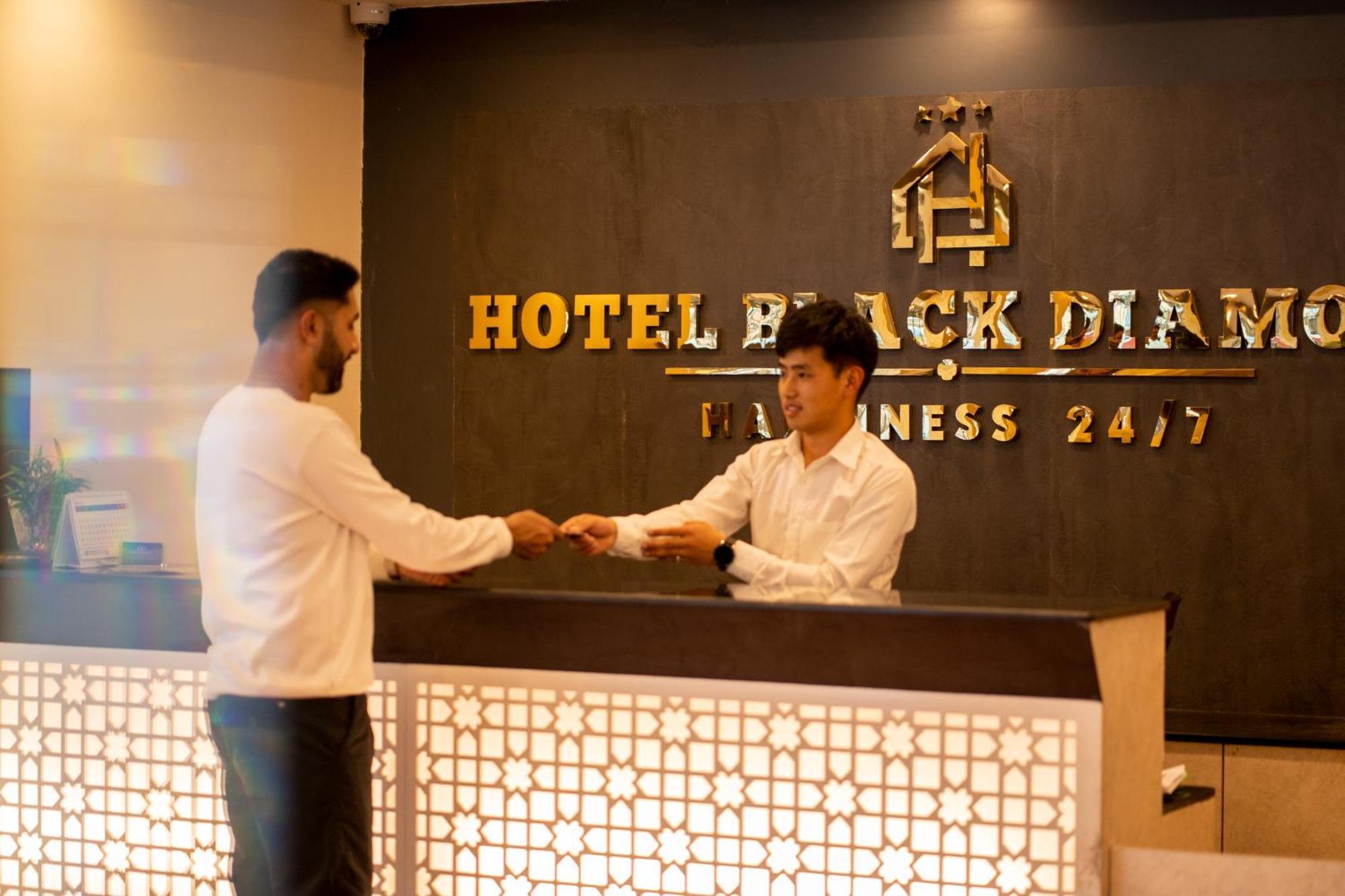 Hotel Black Diamond - Transit Point Inside Hotel 카트만두 외부 사진